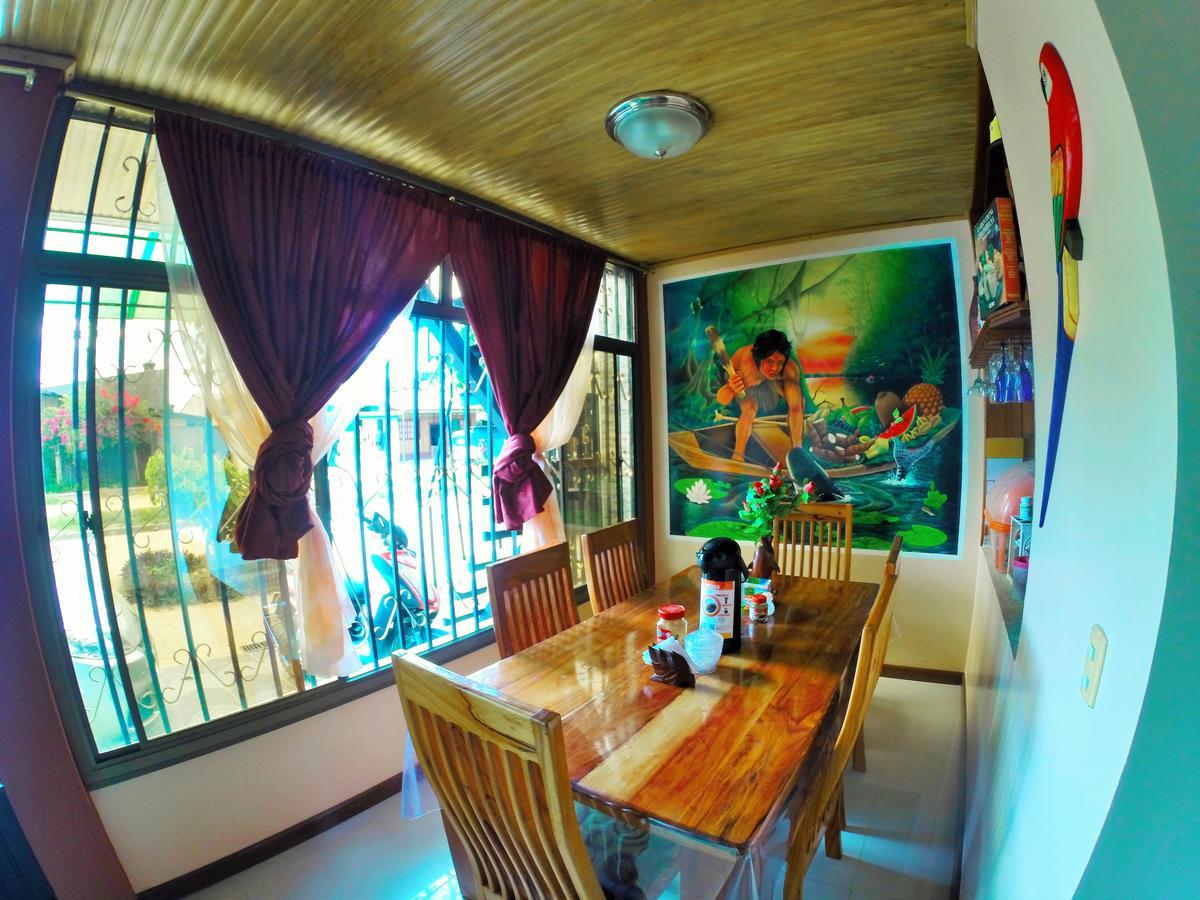Hostal La Esperanza เลติเซีย ภายนอก รูปภาพ