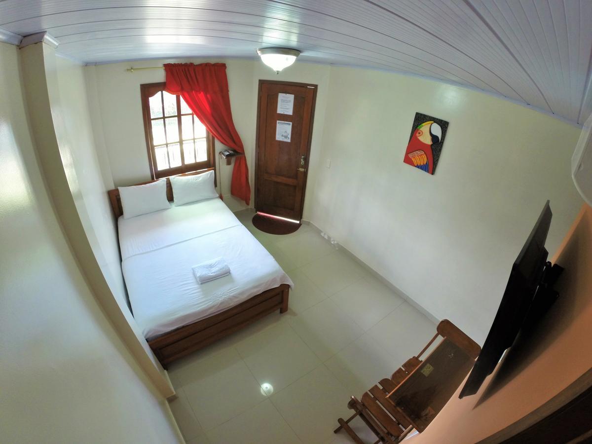 Hostal La Esperanza เลติเซีย ภายนอก รูปภาพ